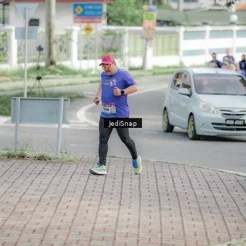 Runner Photo 8335472