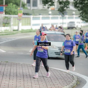 Runner Photo 8335496
