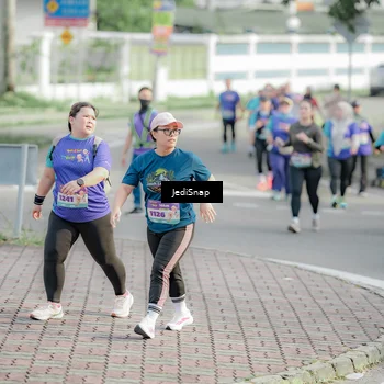 Runner Photo 8335544