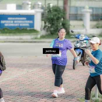 Runner Photo 8335573