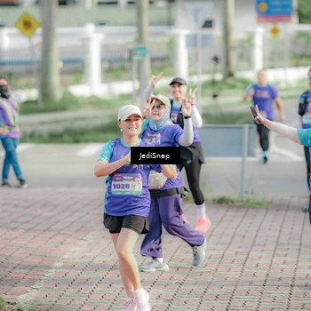 Runner Photo 8335639