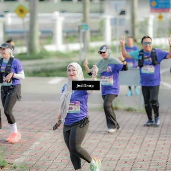 Runner Photo 8335676