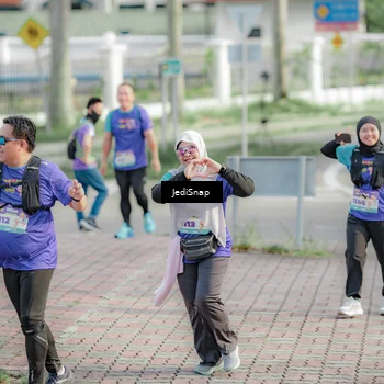 Runner Photo 8335704