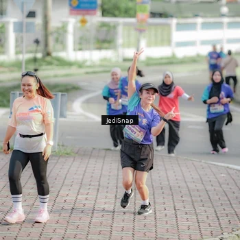 Runner Photo 8335800