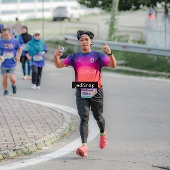 Runner Photo 8335873
