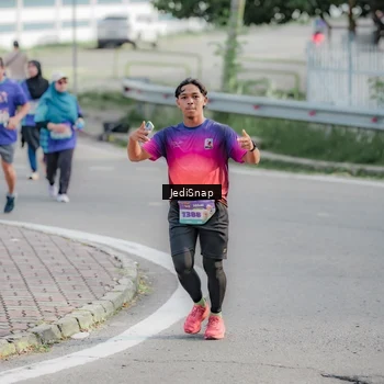 Runner Photo 8335878