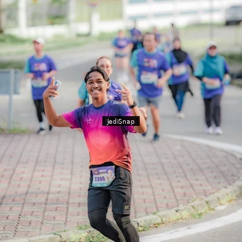 Runner Photo 8335895