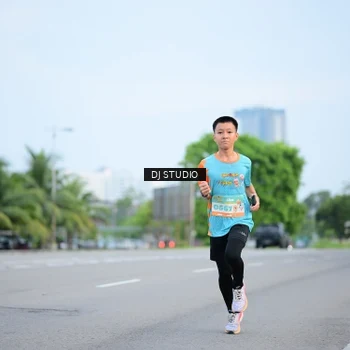 Runner Photo 8335918