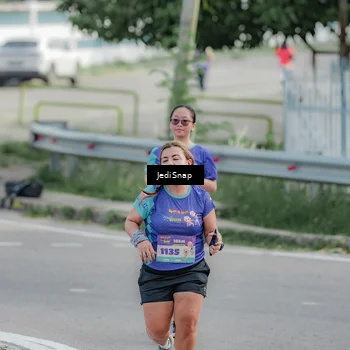 Runner Photo 8336373