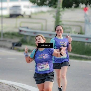 Runner Photo 8336398