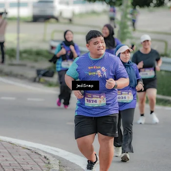 Runner Photo 8336472