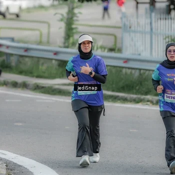Runner Photo 8336656