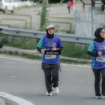 Runner Photo 8336668