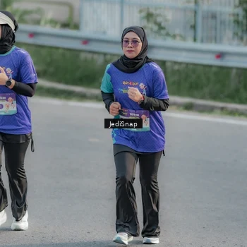 Runner Photo 8336681