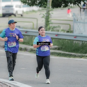 Runner Photo 8336742