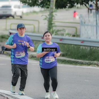 Runner Photo 8336749