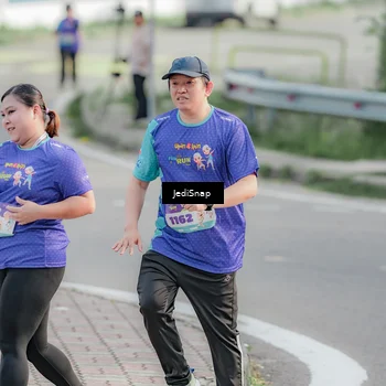 Runner Photo 8336789