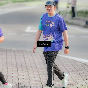 Runner Photo 8336800