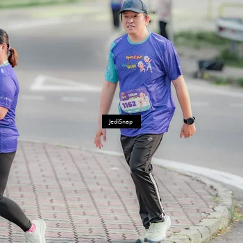 Runner Photo 8336848