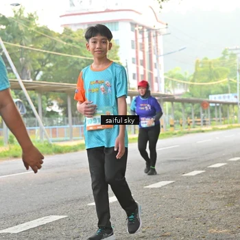 Runner Photo 8337100