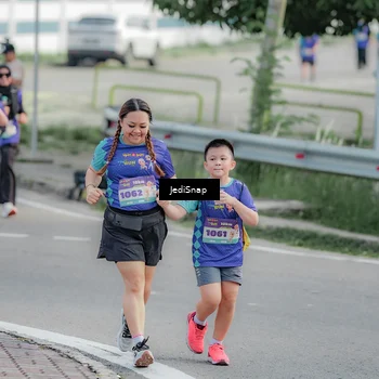 Runner Photo 8337142