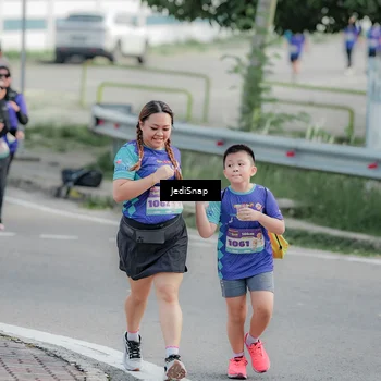 Runner Photo 8337143