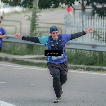 Runner Photo 8337313