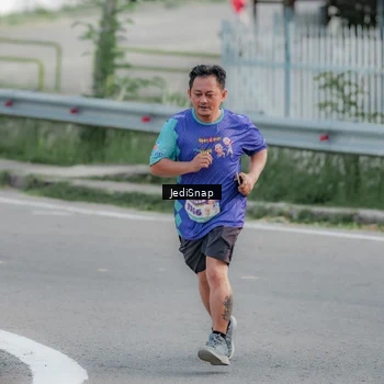 Runner Photo 8337360