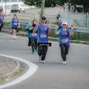 Runner Photo 8337367