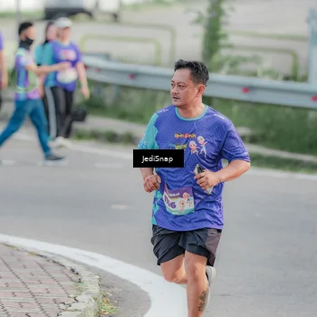 Runner Photo 8337379