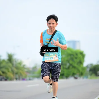 Runner Photo 8337402