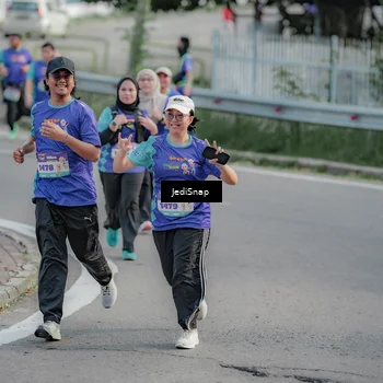 Runner Photo 8337412
