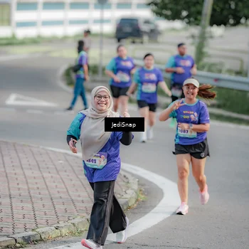 Runner Photo 8337432