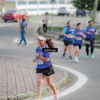 Runner Photo 8337446
