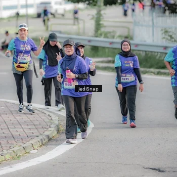 Runner Photo 8337531