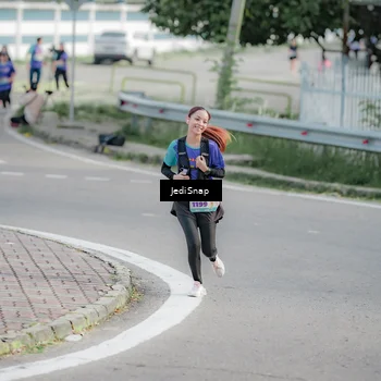Runner Photo 8337642