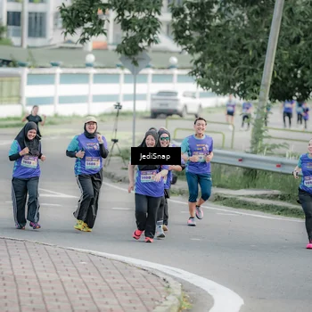 Runner Photo 8337699