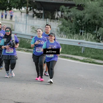Runner Photo 8337736