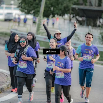 Runner Photo 8337790
