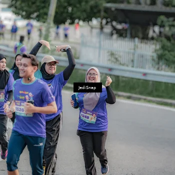 Runner Photo 8337792