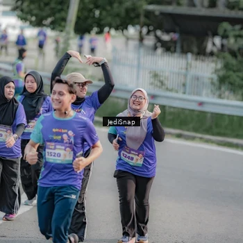 Runner Photo 8337811