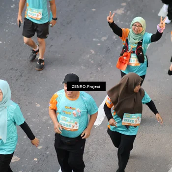 Runner Photo 8338011