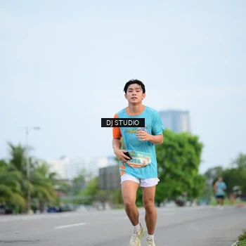 Runner Photo 8338062