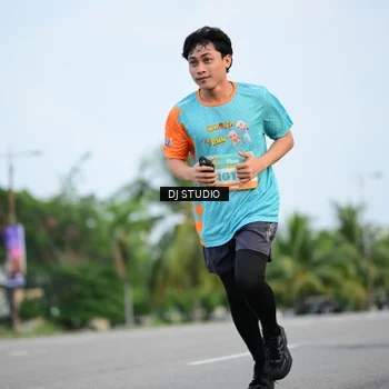 Runner Photo 8338273