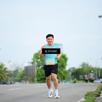 Runner Photo 8338403