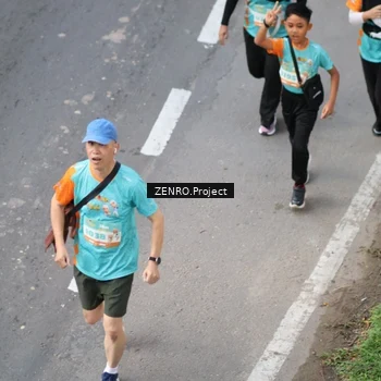 Runner Photo 8338506