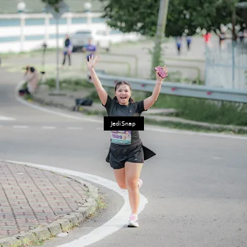 Runner Photo 8338674