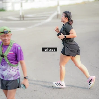 Runner Photo 8338843