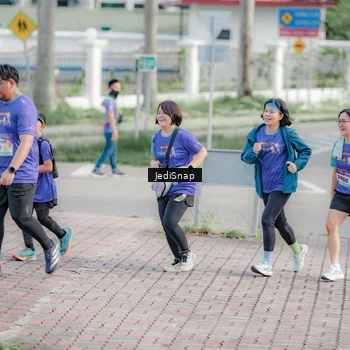 Runner Photo 8338860