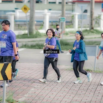 Runner Photo 8338869
